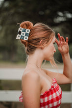 Load image into Gallery viewer, Daisy Patchwork Claw