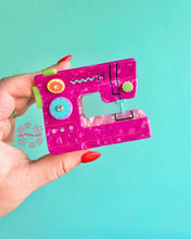 Load image into Gallery viewer, Sewing Machine Hair Claw