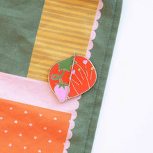 Load image into Gallery viewer, Tomato Pin Cushion Magnetic Needle Minder