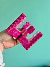Load image into Gallery viewer, Sewing Machine Hair Claw