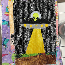Load image into Gallery viewer, Q1: Sundays / 10:00 am / Kids' Sewing Class