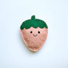Load image into Gallery viewer, Strawberry DIY Felt Kit