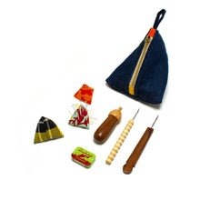 Load image into Gallery viewer, Needle Holding Acorn
