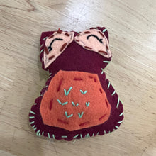 Load image into Gallery viewer, Summer 2025: Hand Sewing Camp (ages 5-7)
