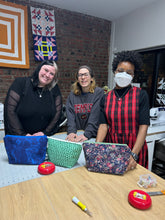 Load image into Gallery viewer, Quilted Zipper Pouch Class

